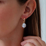 minimalis high-quality pearl jewelry with 18k gold-plated in Bali