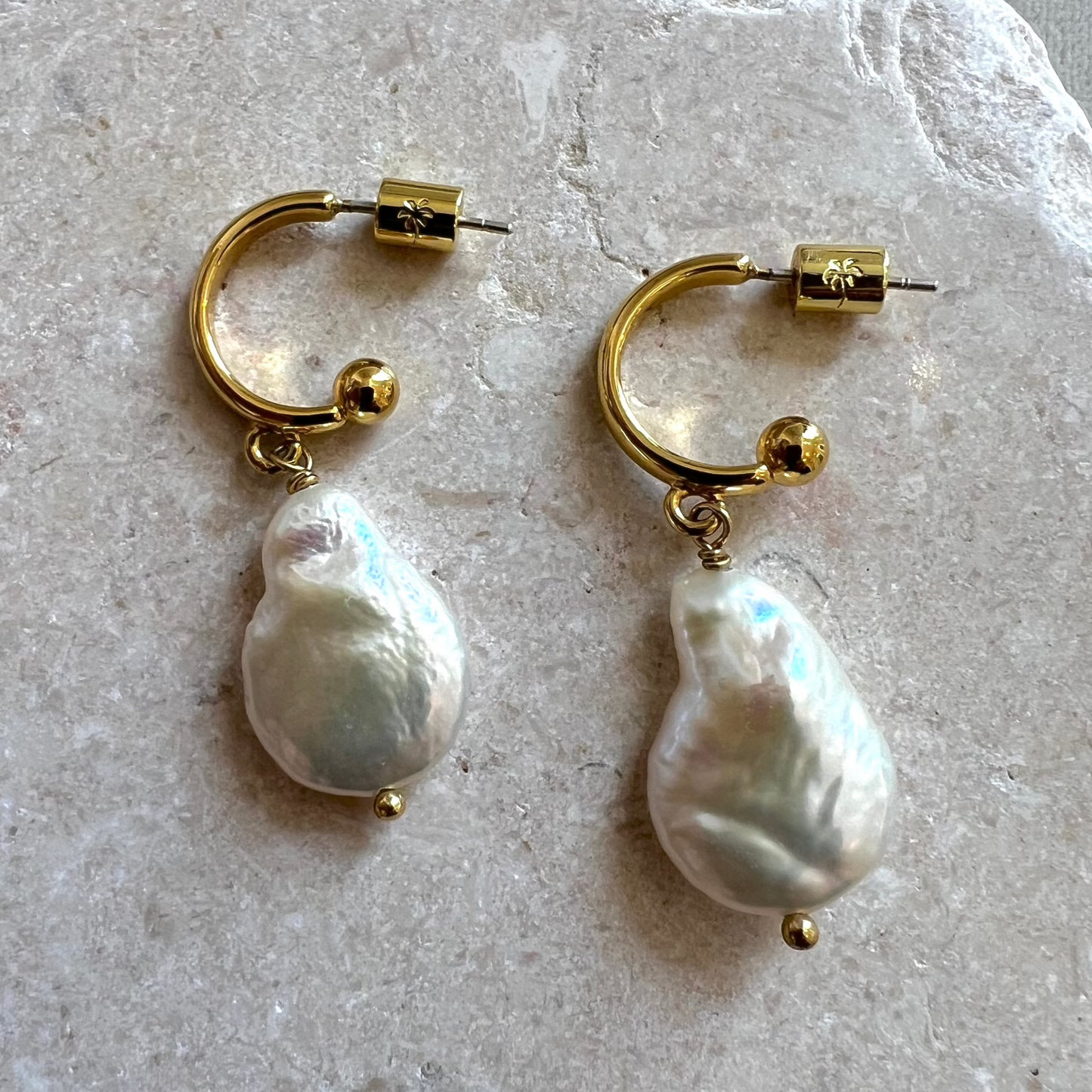 Mira Pearl Earrings