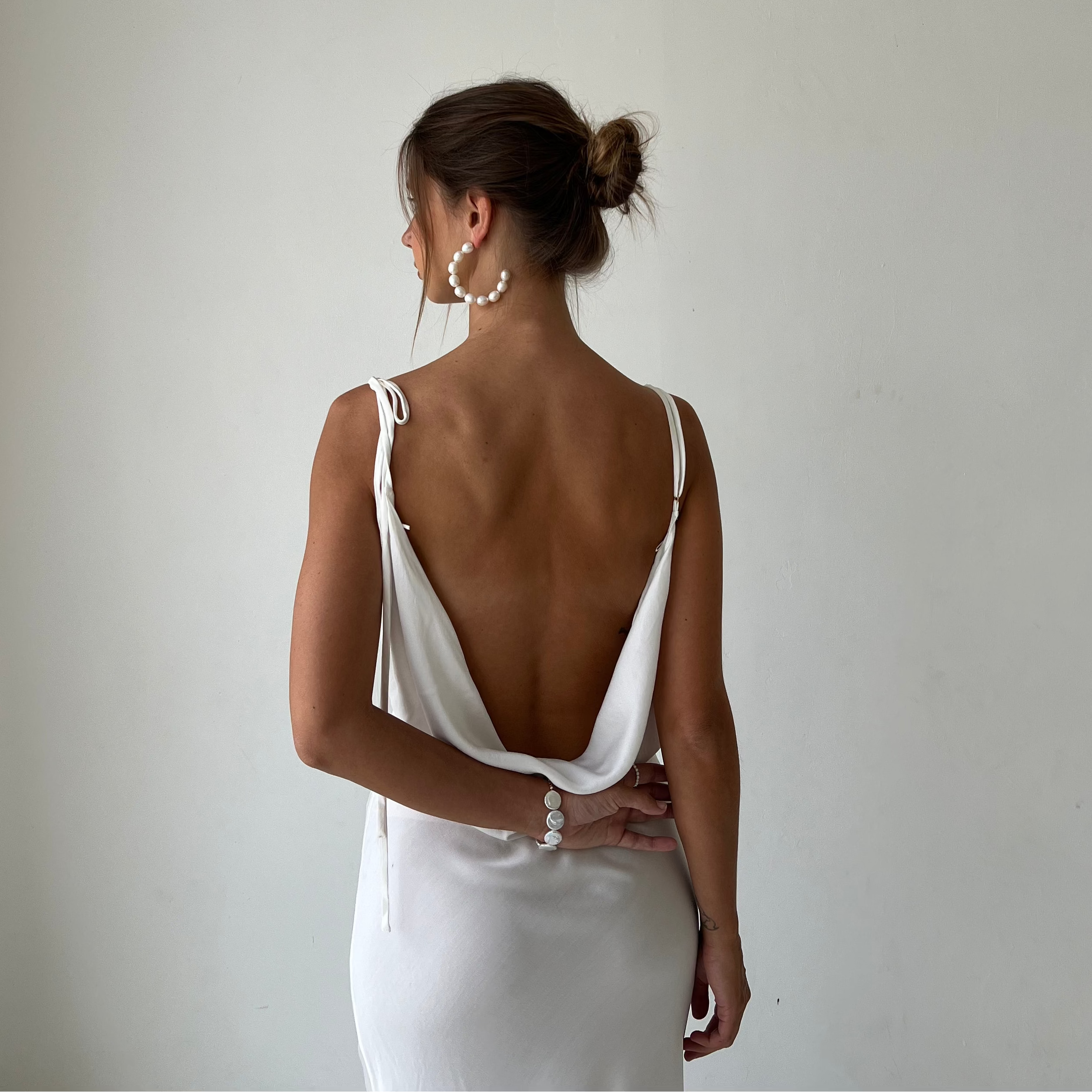 beautiful earrings with gold-plated accent for your everyday wear, minimalist pearl jewelry online store in Bali