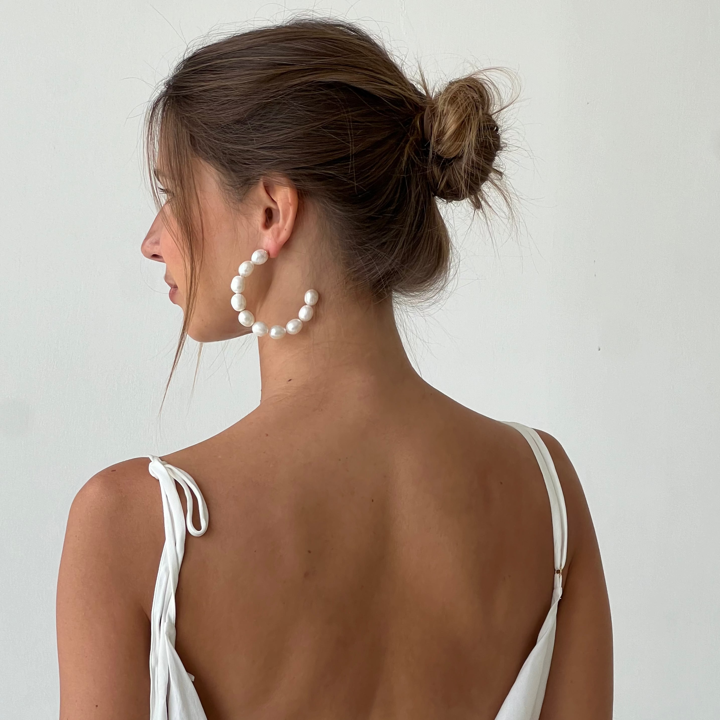 beautiful earrings with gold-plated accent for your everyday wear, minimalist pearl jewelry online store in Bali