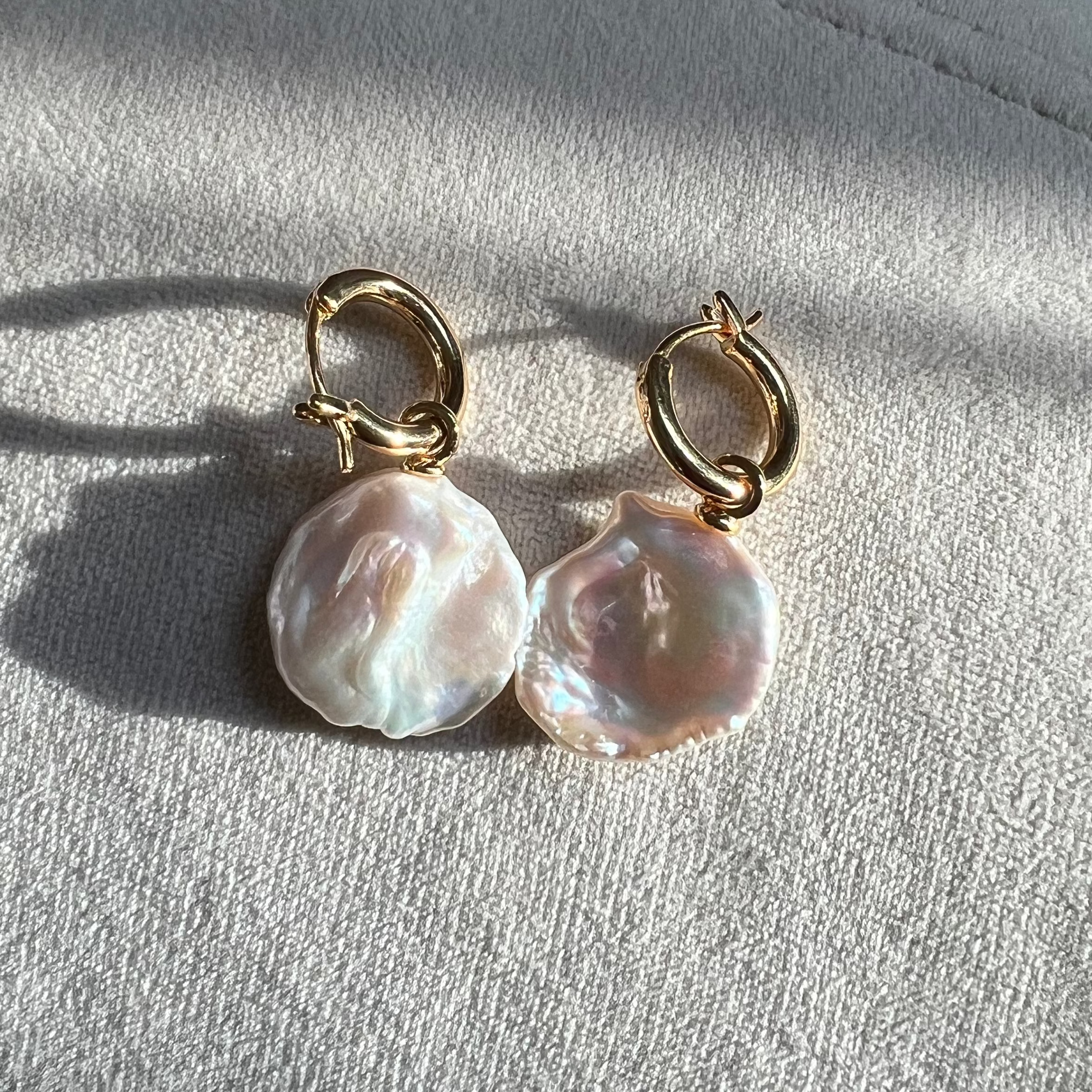 unique and high-quality pearl earrings for feminine looks, affordable pearl jewelry in Bali for your active days